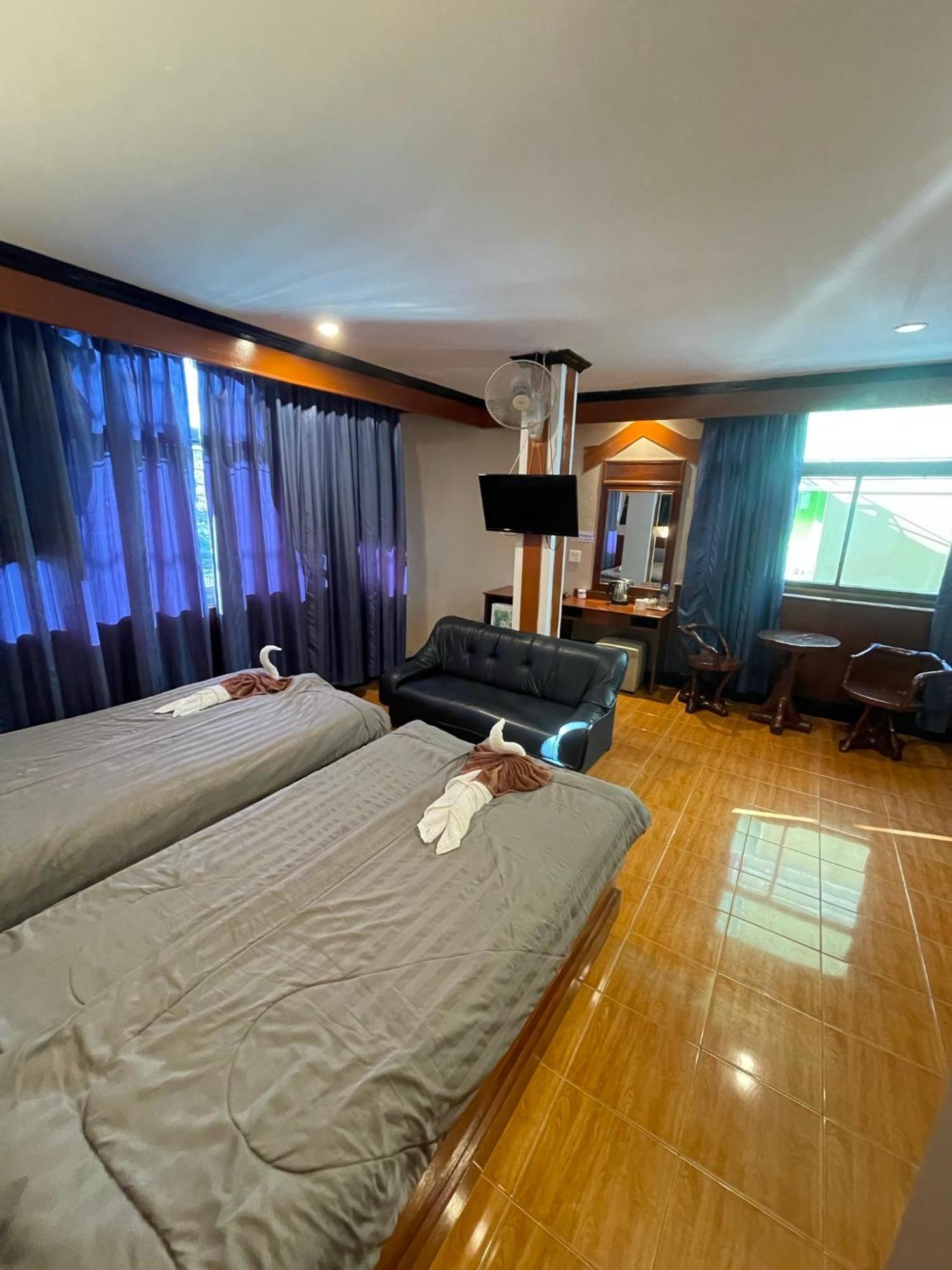 Centre Point Patong Hotel Luaran gambar