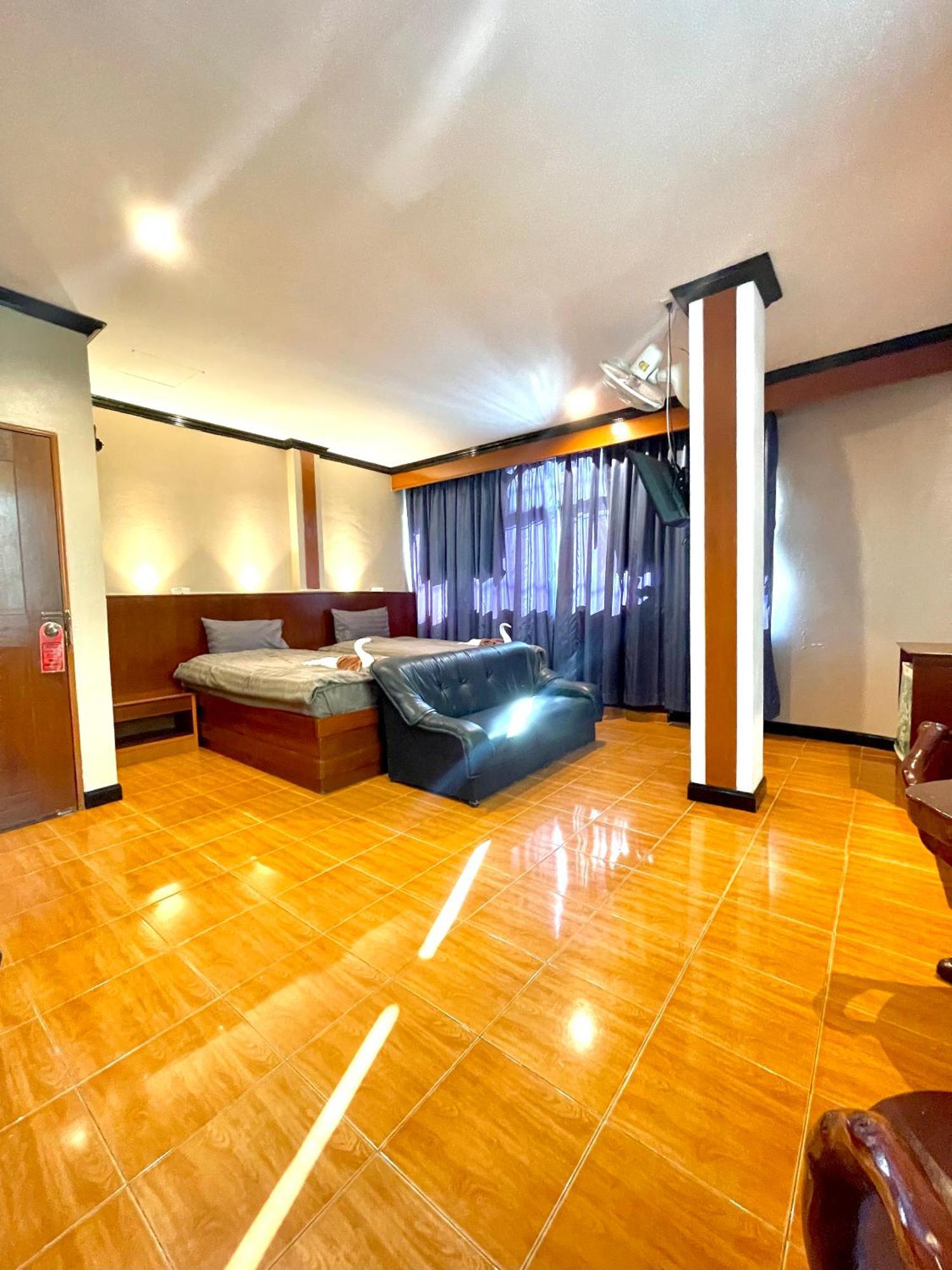 Centre Point Patong Hotel Luaran gambar