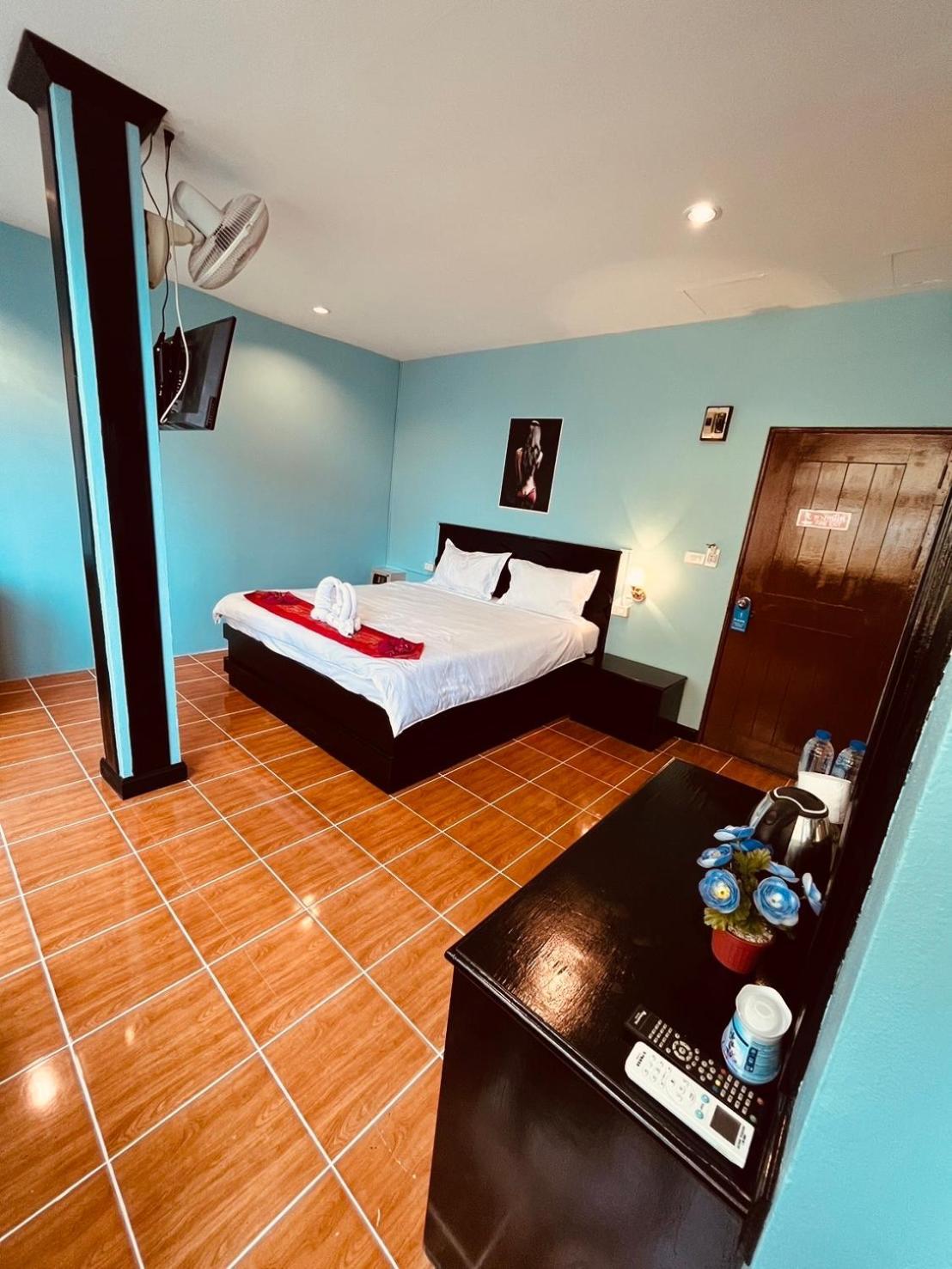 Centre Point Patong Hotel Luaran gambar