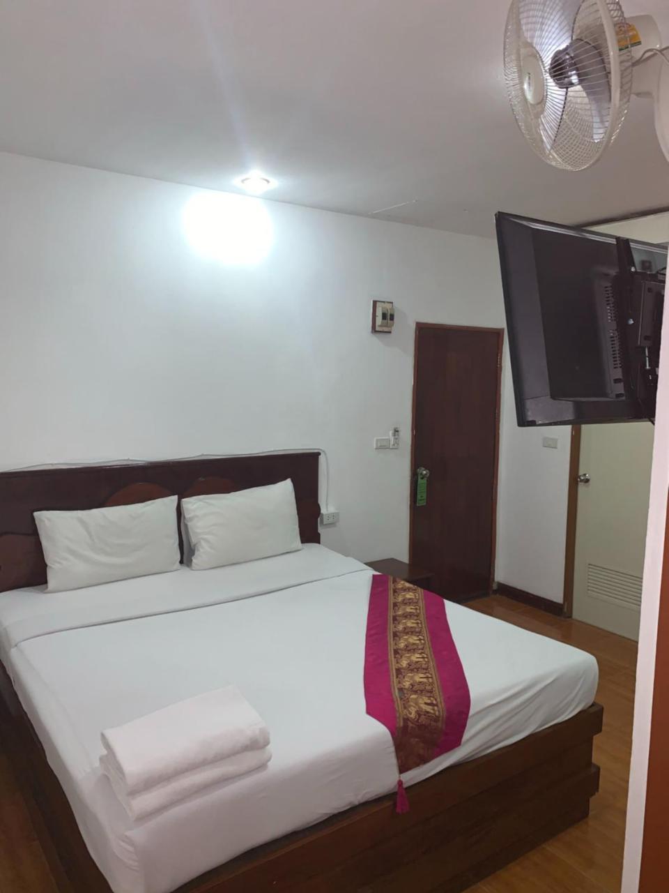 Centre Point Patong Hotel Luaran gambar