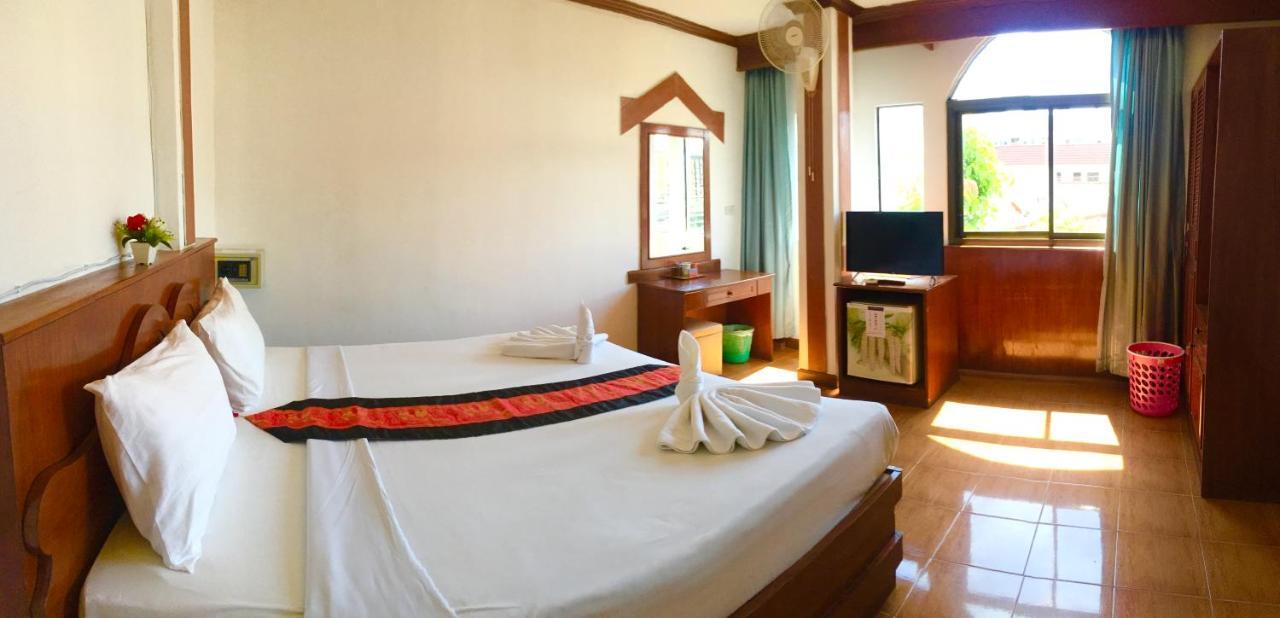 Centre Point Patong Hotel Luaran gambar